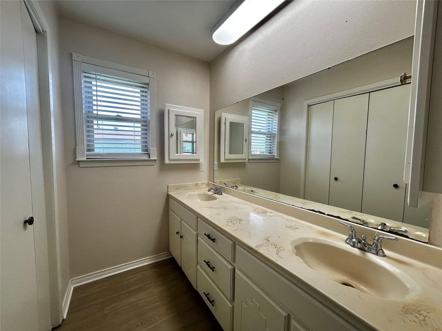 North Richland Hills House: 6209 Gayle Drive