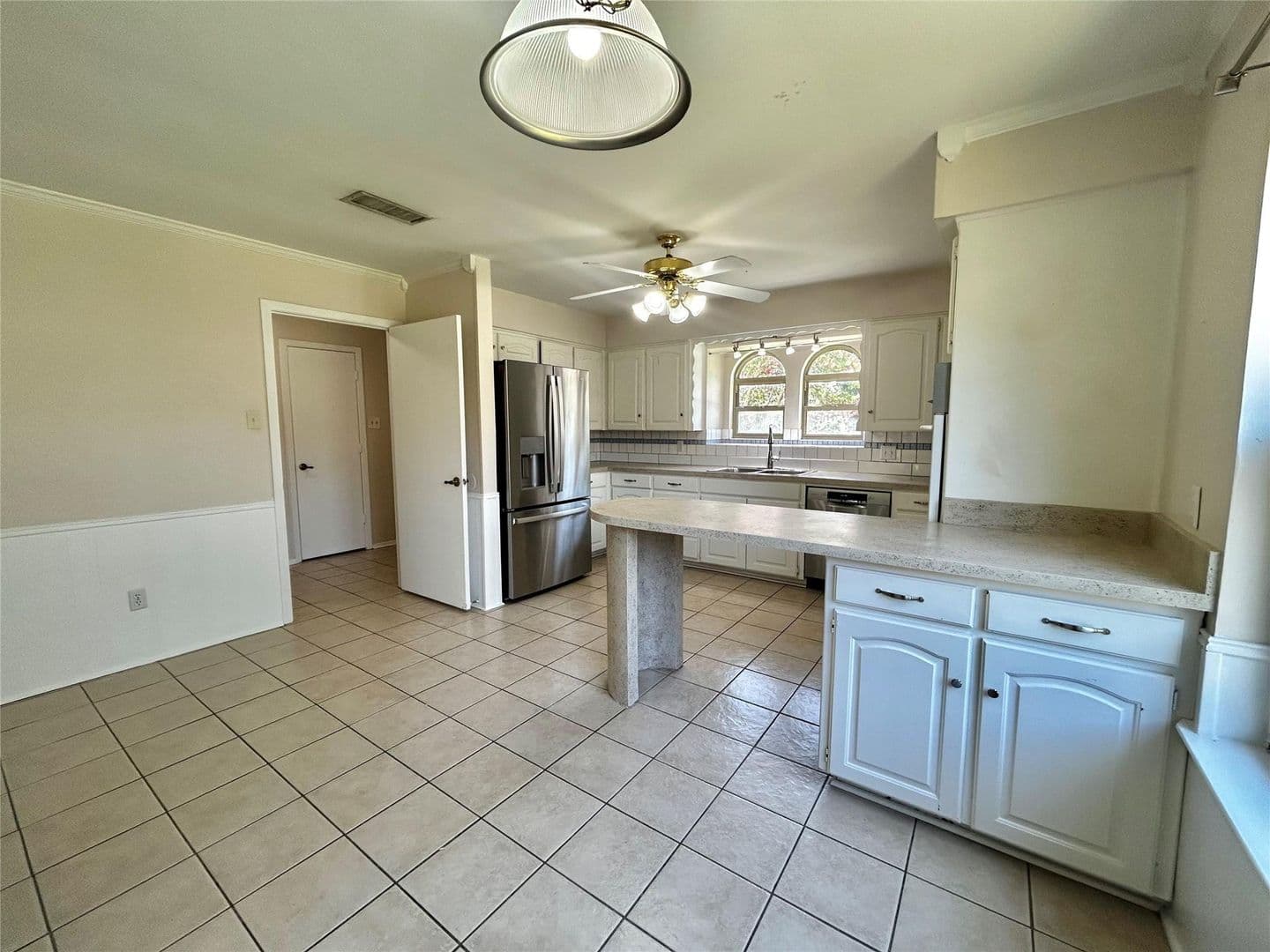North Richland Hills House: 6209 Gayle Drive