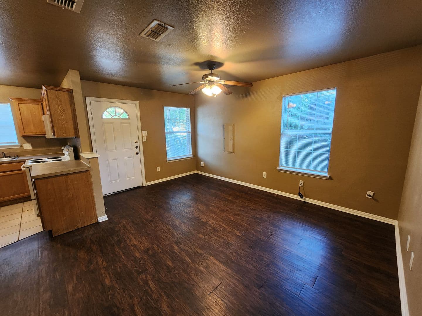 Fort Worth Apartment: 2917 Van Horn Ave.