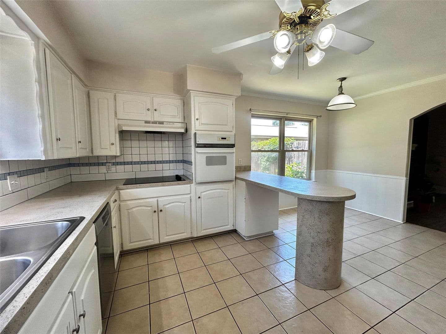 North Richland Hills House: 6209 Gayle Drive