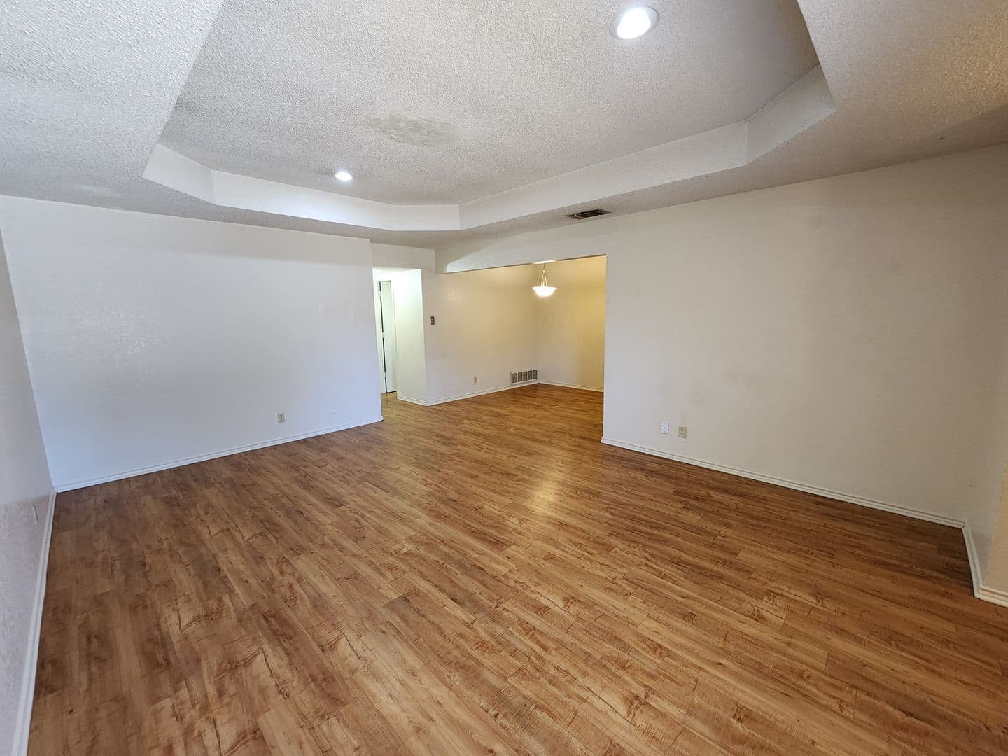 Fort Worth House: 6702 South Creek Dr