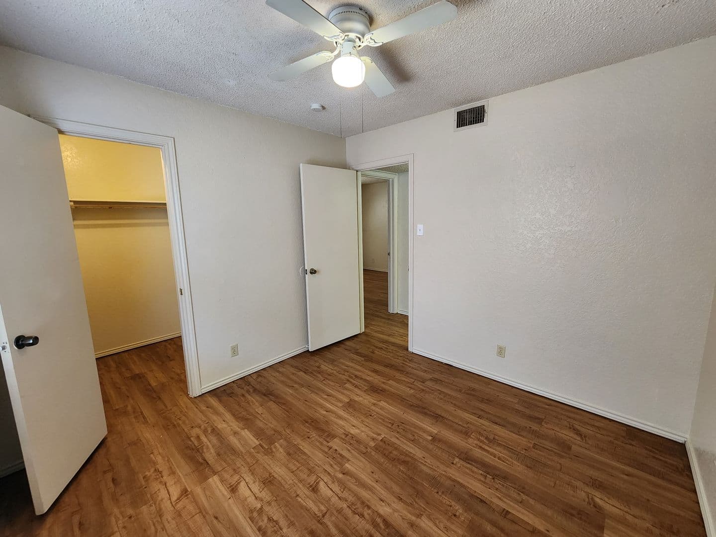 Fort Worth House: 6702 South Creek Dr