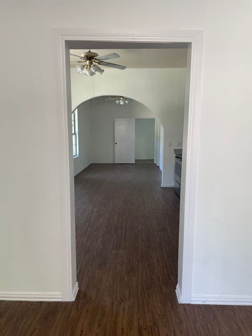 Fort Worth House: 2518 Carter Avenue