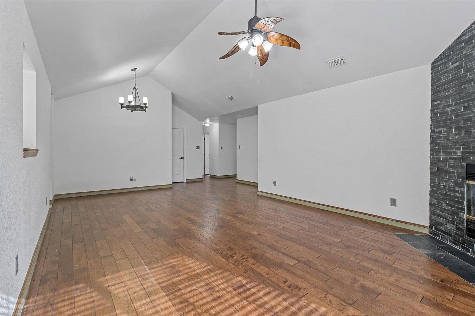 Grapevine House: 1440 Thistlewood Lane