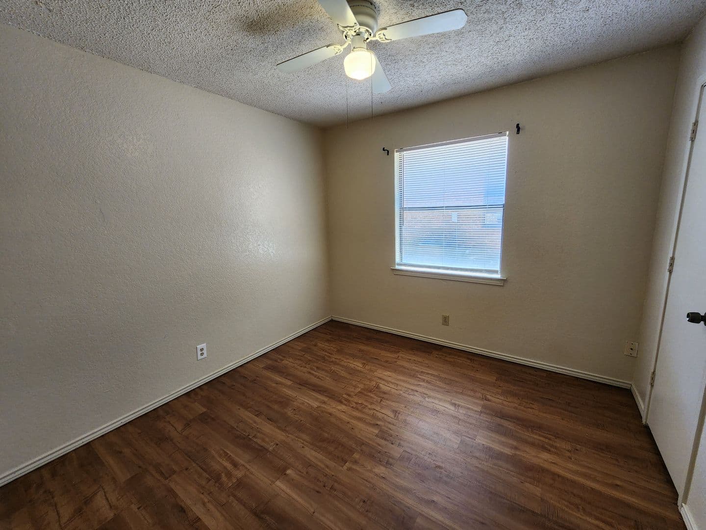 Fort Worth House: 6702 South Creek Dr
