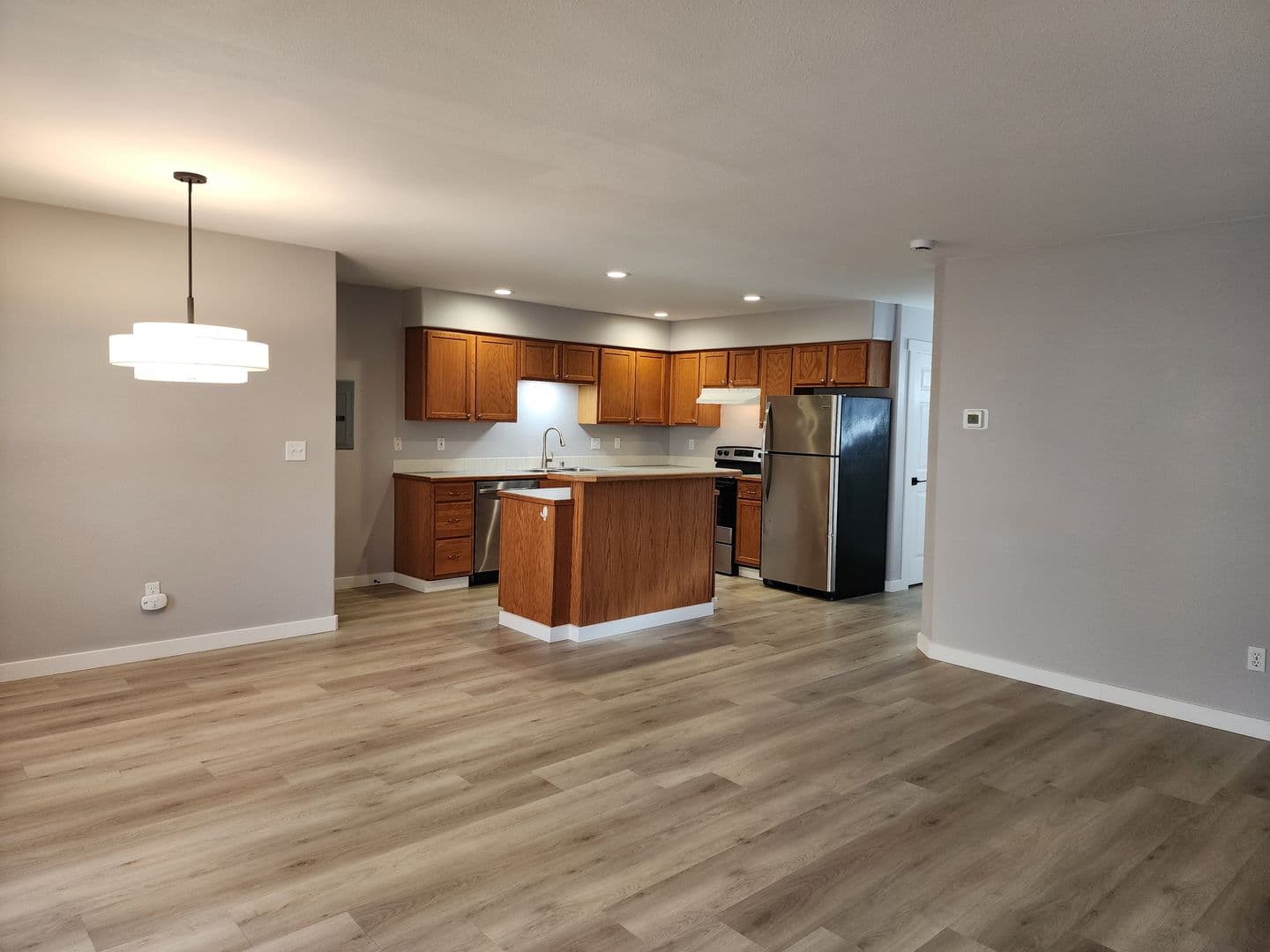 Moses Lake Apartment: 1416 South Skyline Drive