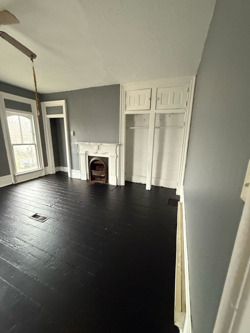 Newark Apartment: 210 Lawrence St