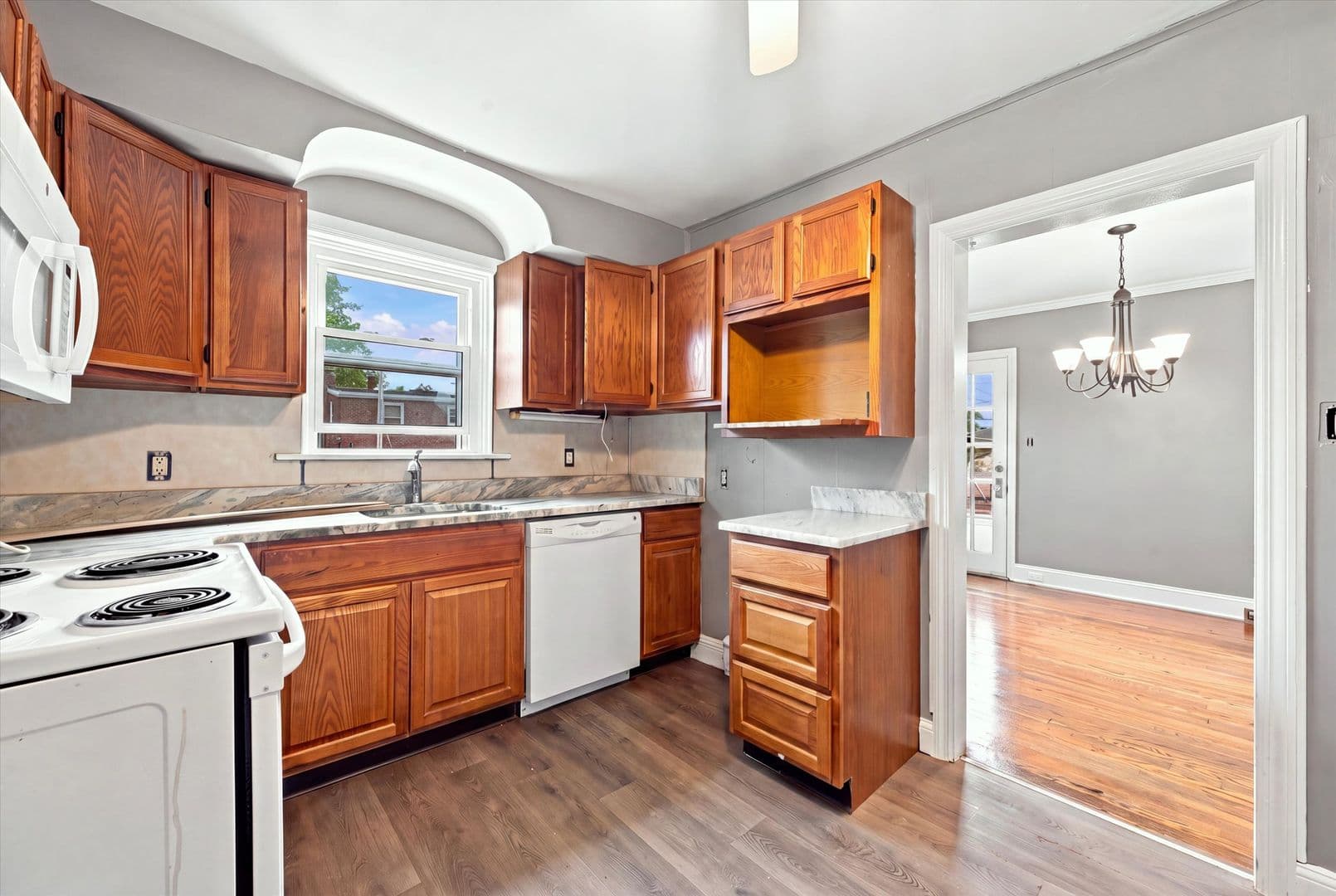 Wilmington House: 309 W 38th St