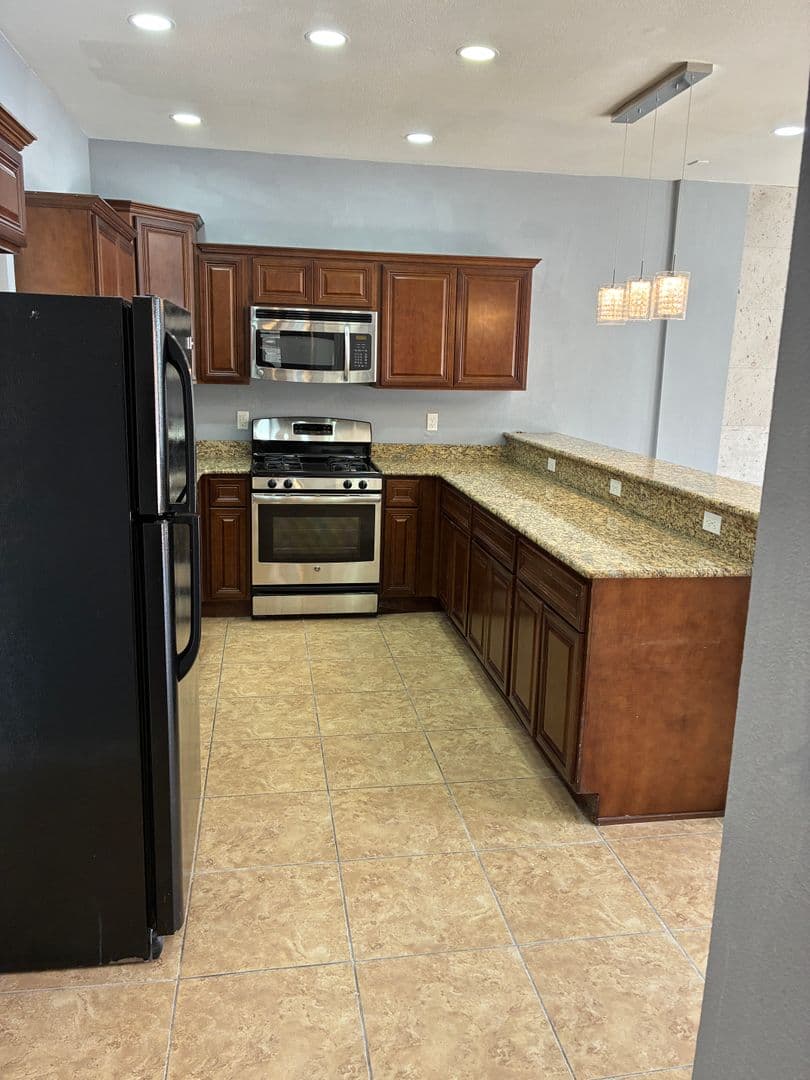 El Paso House: 12261 Gaudi Way