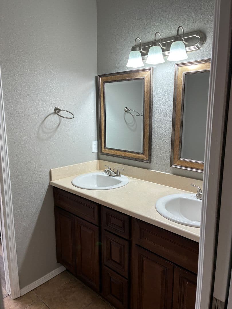 El Paso House: 12261 Gaudi Way
