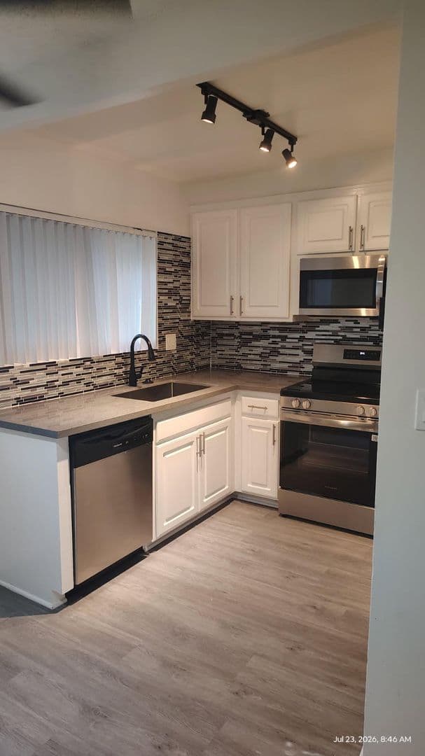 Anaheim Apartment: 2020 West Alameda Avenue