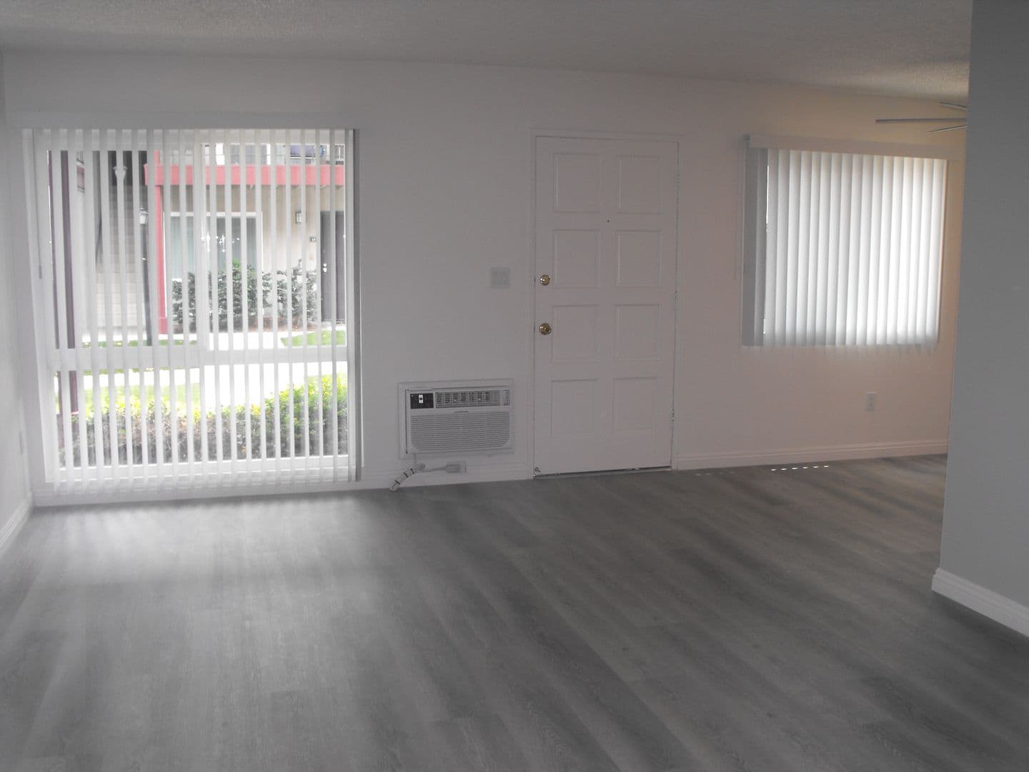 Anaheim Apartment: 2020 West Alameda Avenue