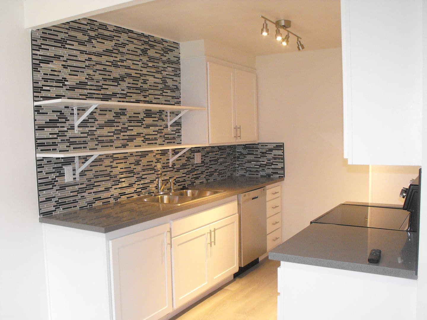 Anaheim Apartment: 2020 West Alameda Avenue