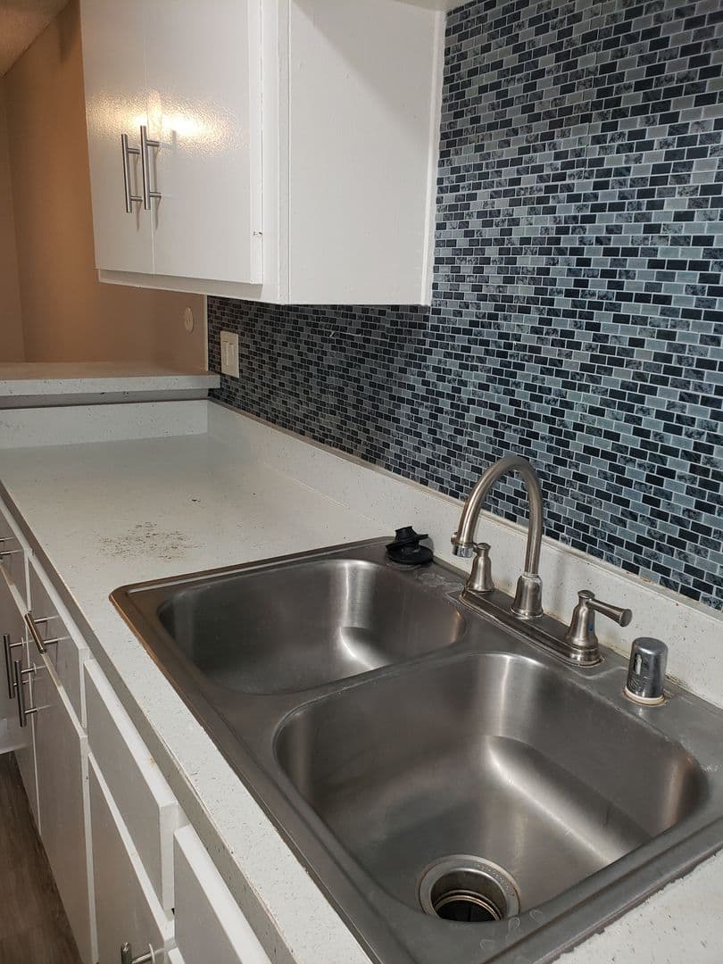 Anaheim Apartment: 1020 Magnolia Avenue