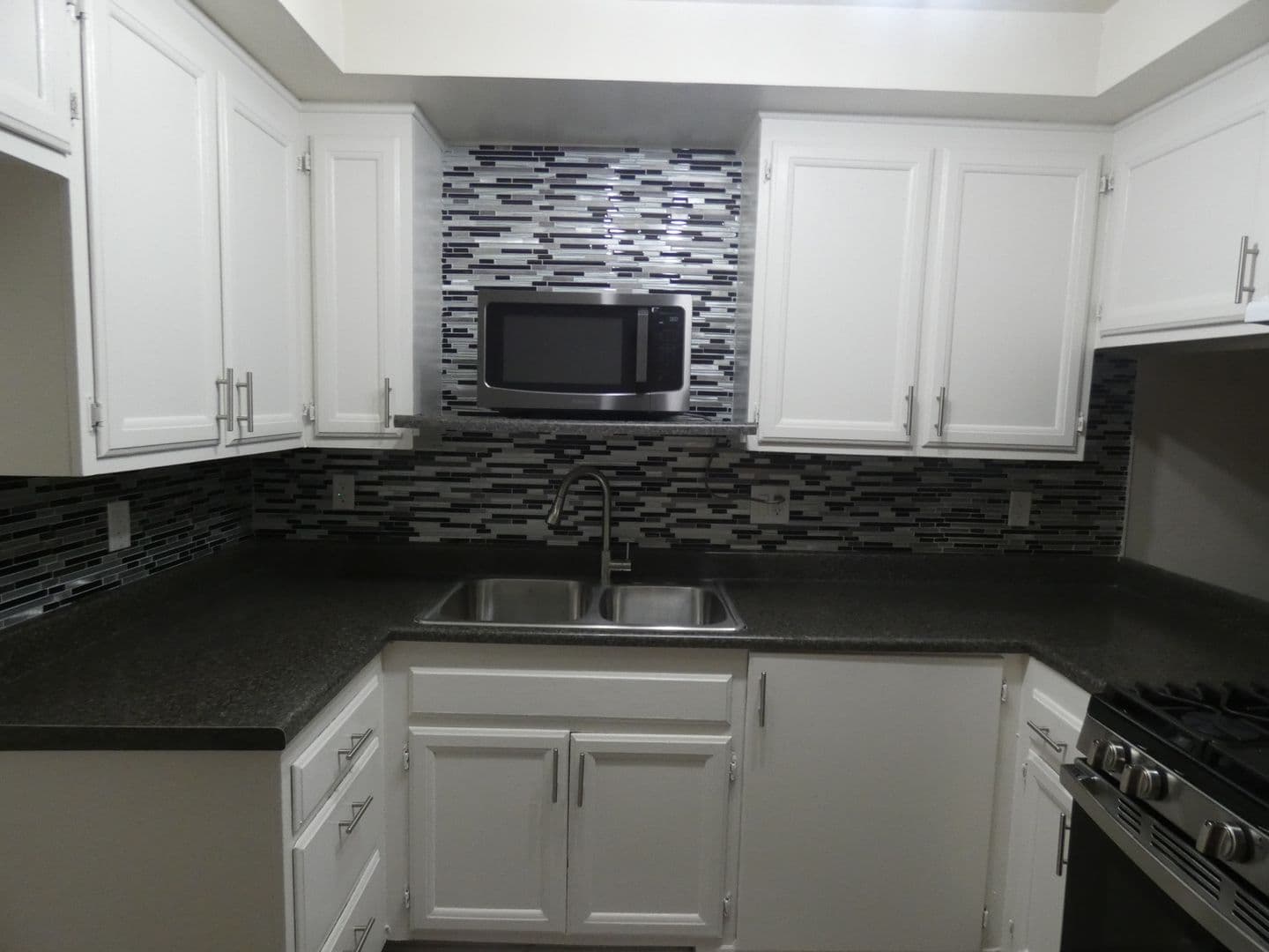 Santa Ana Apartment: 2833 N Bristol Street