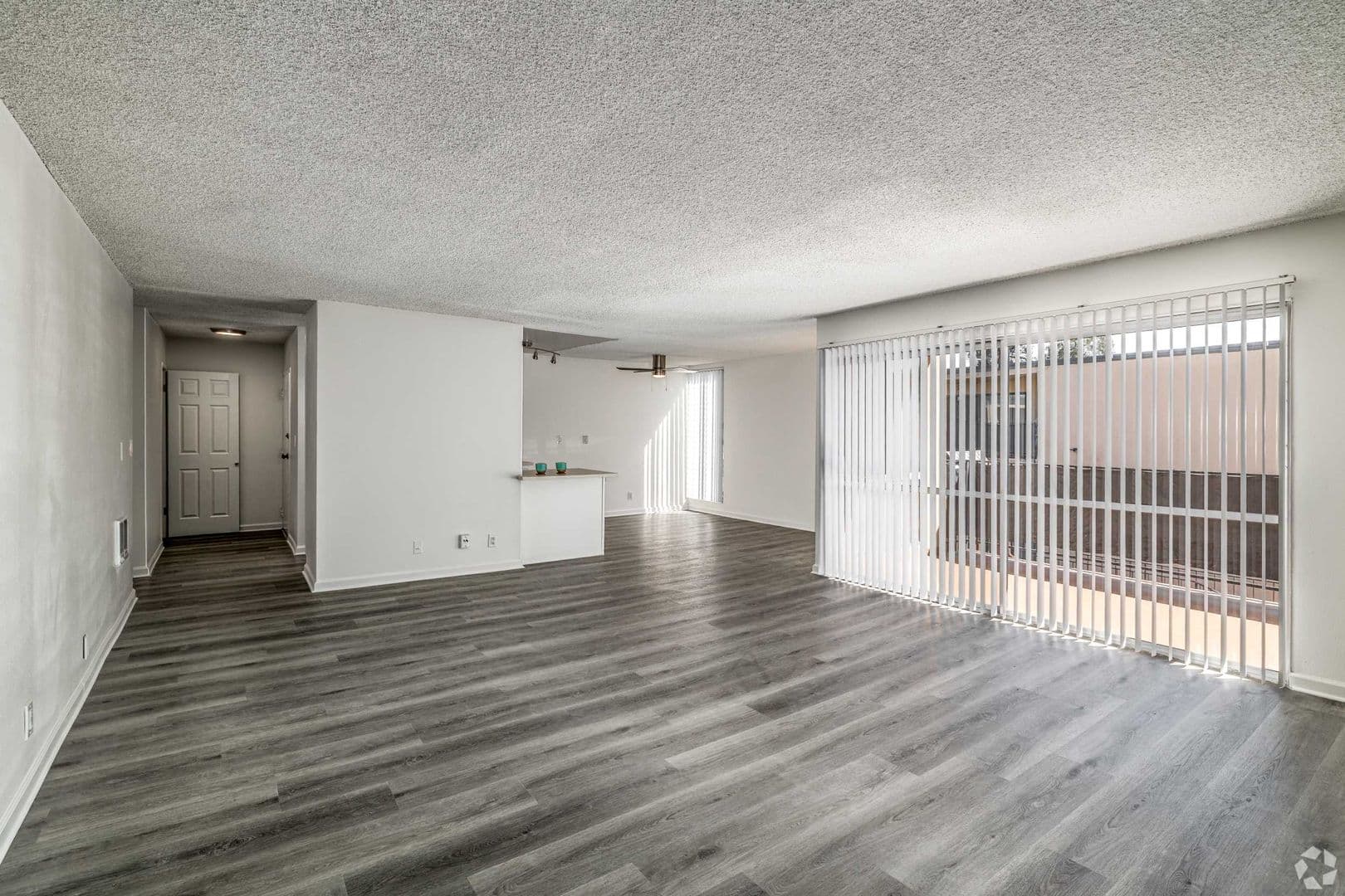 Torrance Apartment: 1500 Hickory Avenue