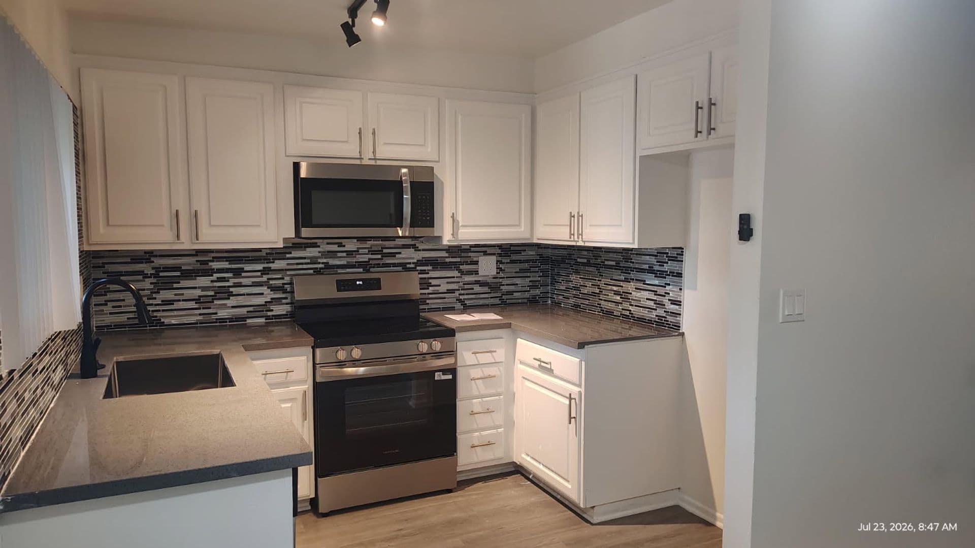 Anaheim Apartment: 2020 West Alameda Avenue