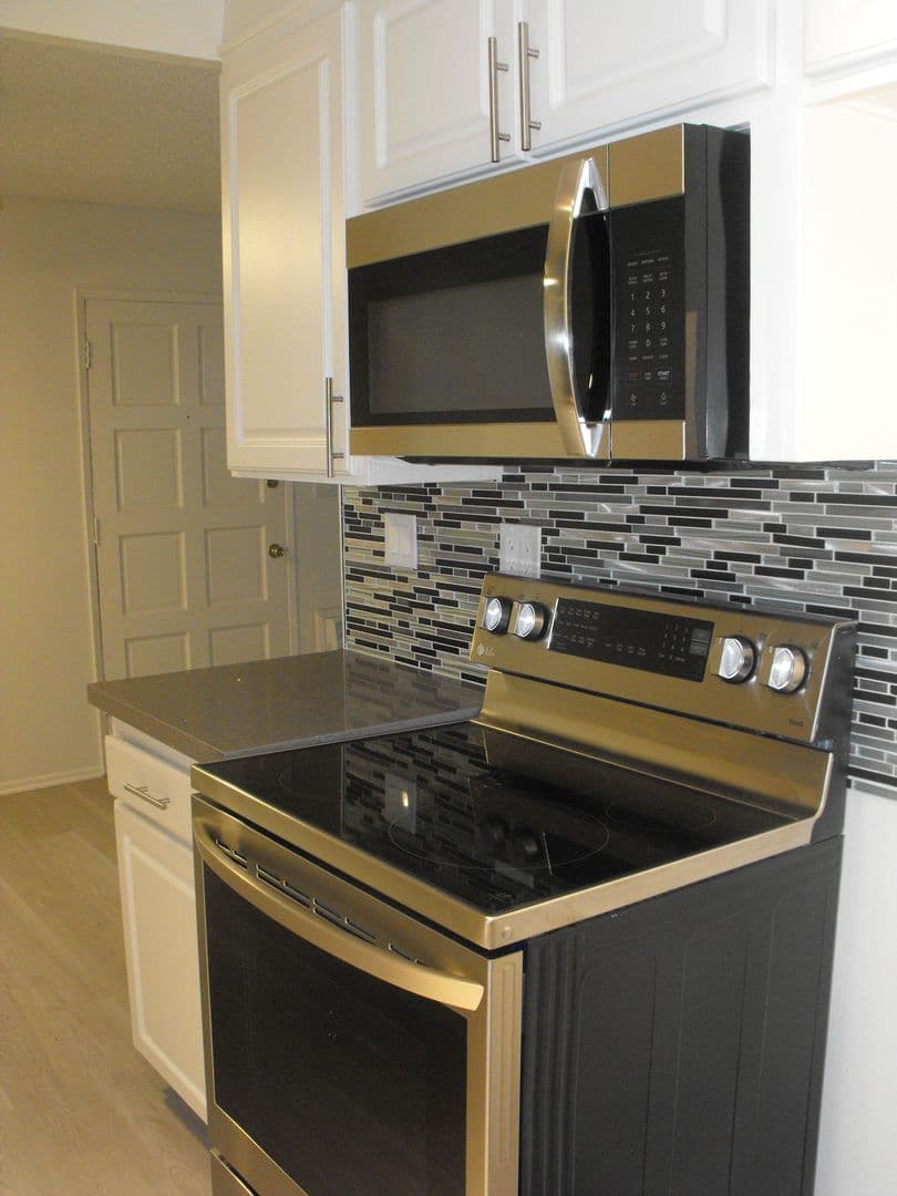 Anaheim Apartment: 2020 West Alameda Avenue