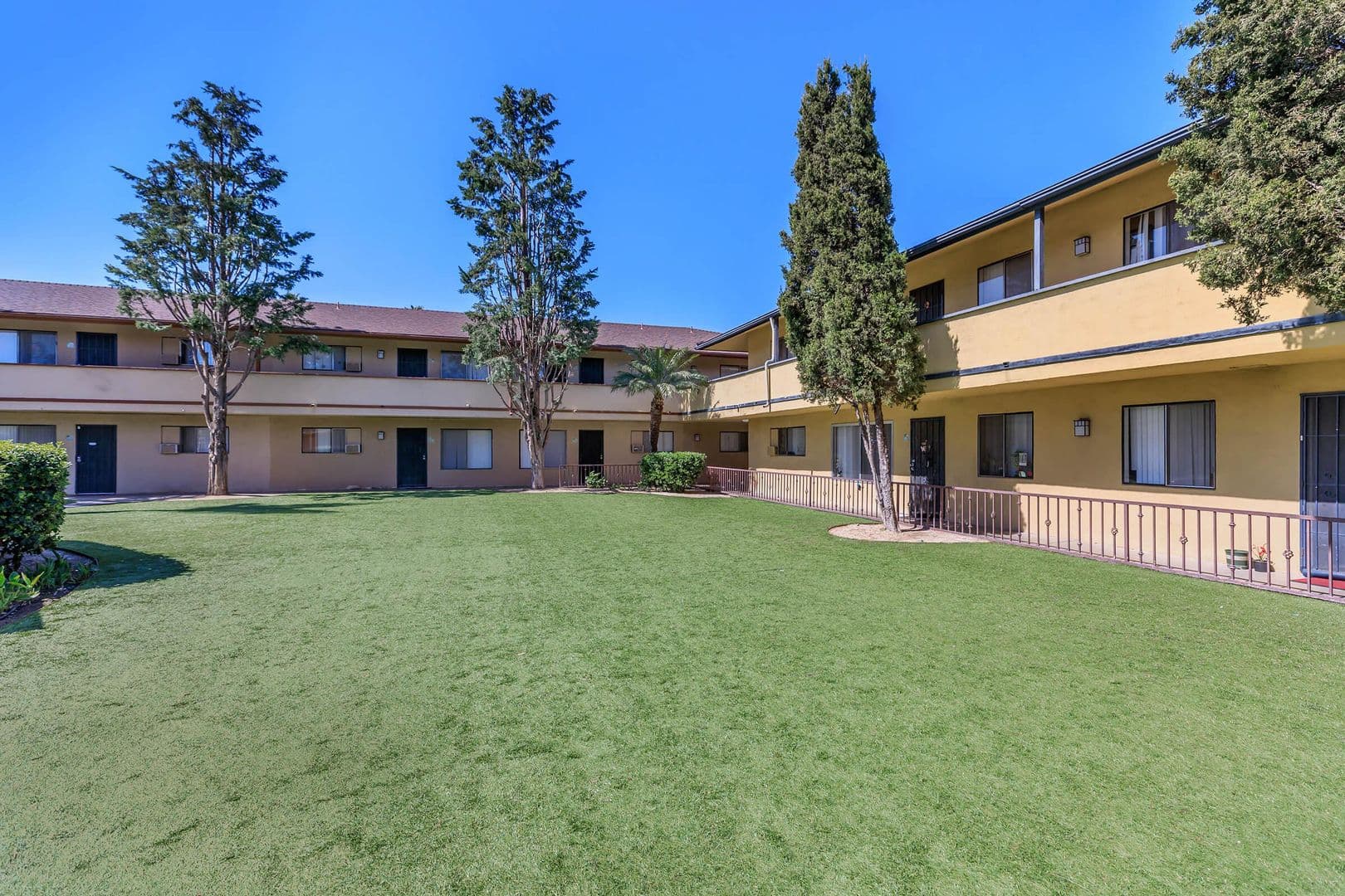 Santa Ana Apartment: 2833 N Bristol Street