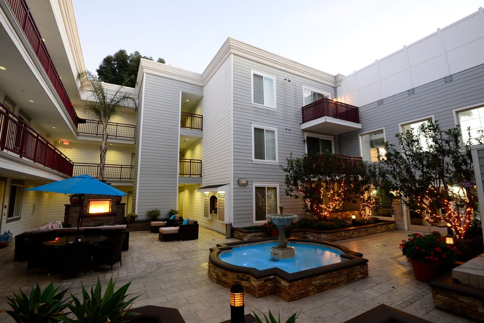 Los Angeles Apartment: 426 South Sepulveda