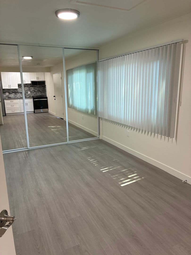 Cerritos Apartment: 18427 Studebaker Road