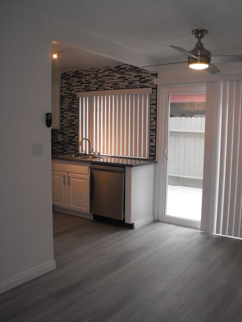 Anaheim Apartment: 2020 West Alameda Avenue