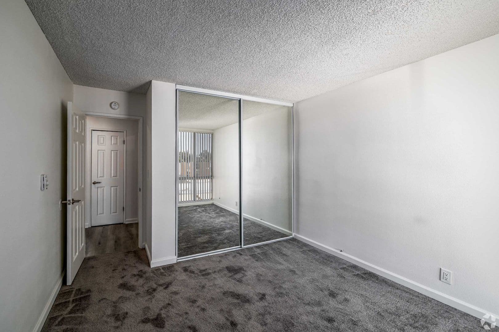 Torrance Apartment: 1500 Hickory Avenue