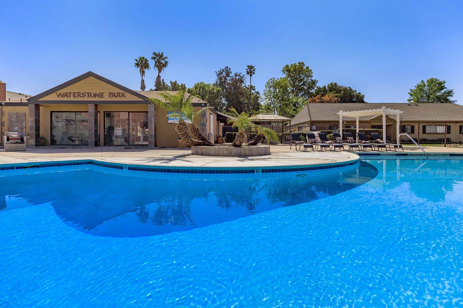 Santa Ana Apartment: 2833 N Bristol Street