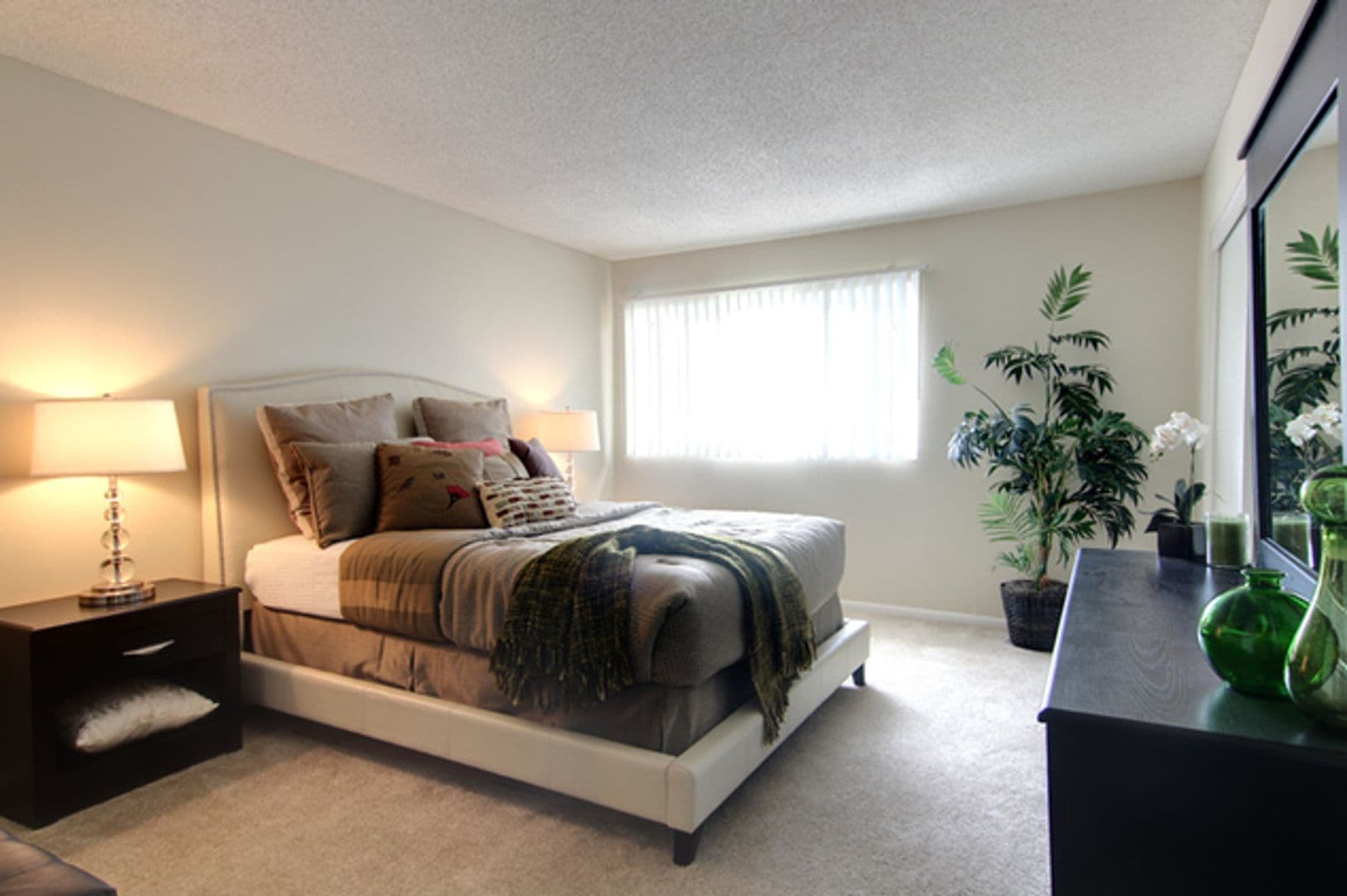 Westminster Apartment: 14452 Goldenwest Street