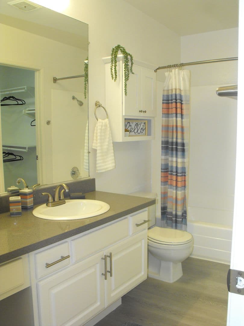 Anaheim Apartment: 2020 West Alameda Avenue