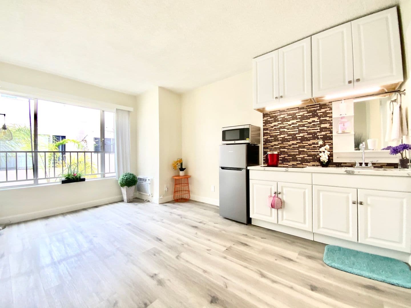 Los Angeles Apartment: 415 S Occidental Boulevard