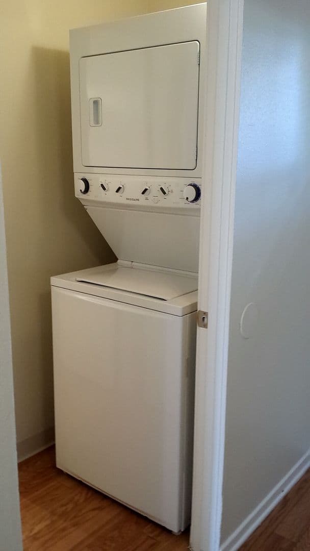 Westminster Apartment: 14452 Goldenwest Street
