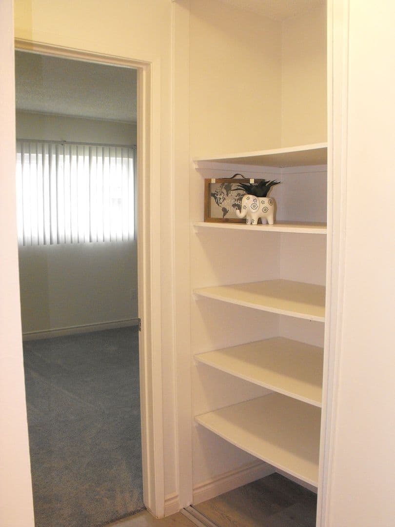 Anaheim Apartment: 2020 West Alameda Avenue