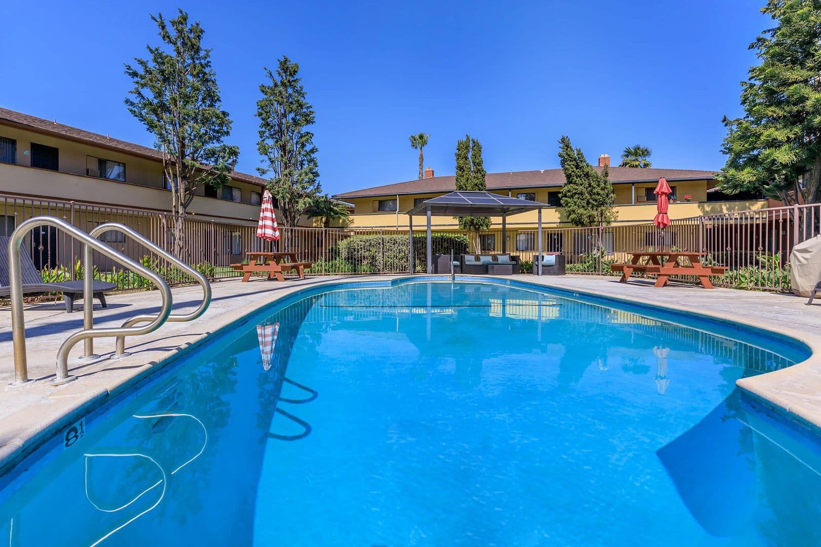 Santa Ana Apartment: 2833 N Bristol Street
