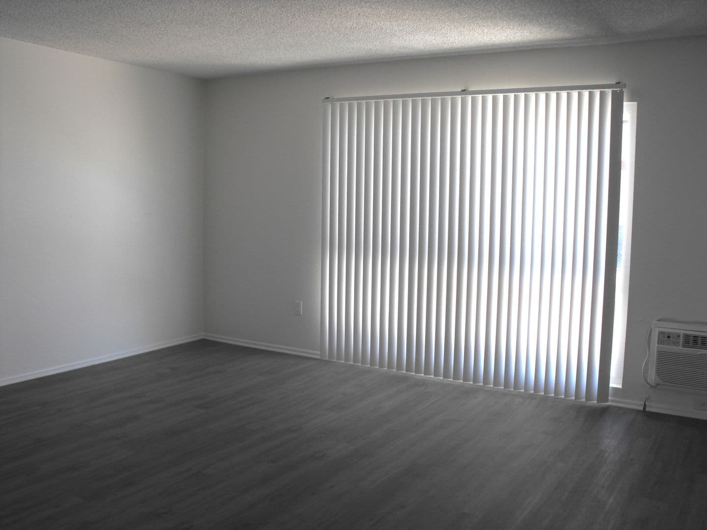 Anaheim Apartment: 2020 West Alameda Avenue