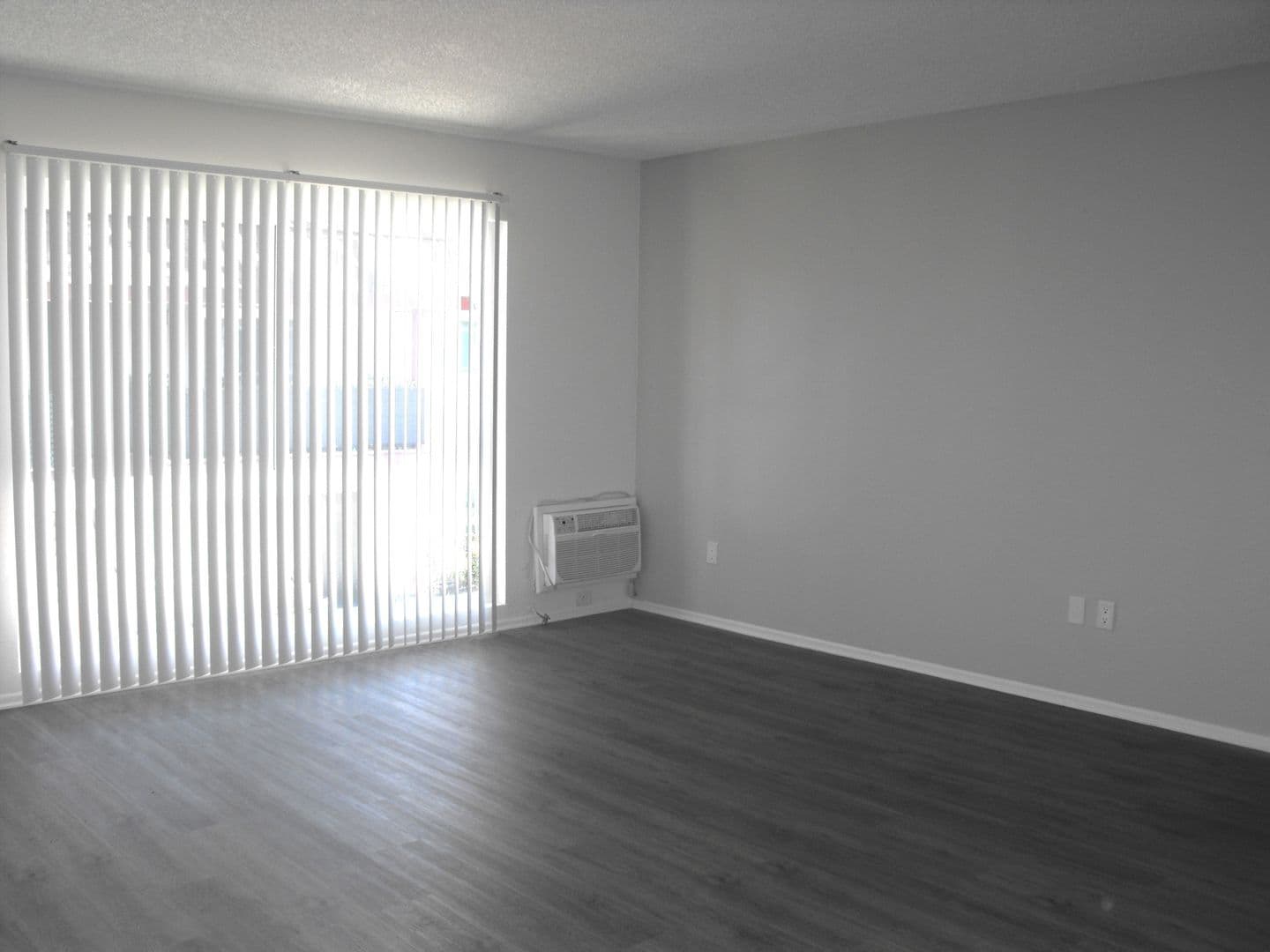 Anaheim Apartment: 2020 West Alameda Avenue