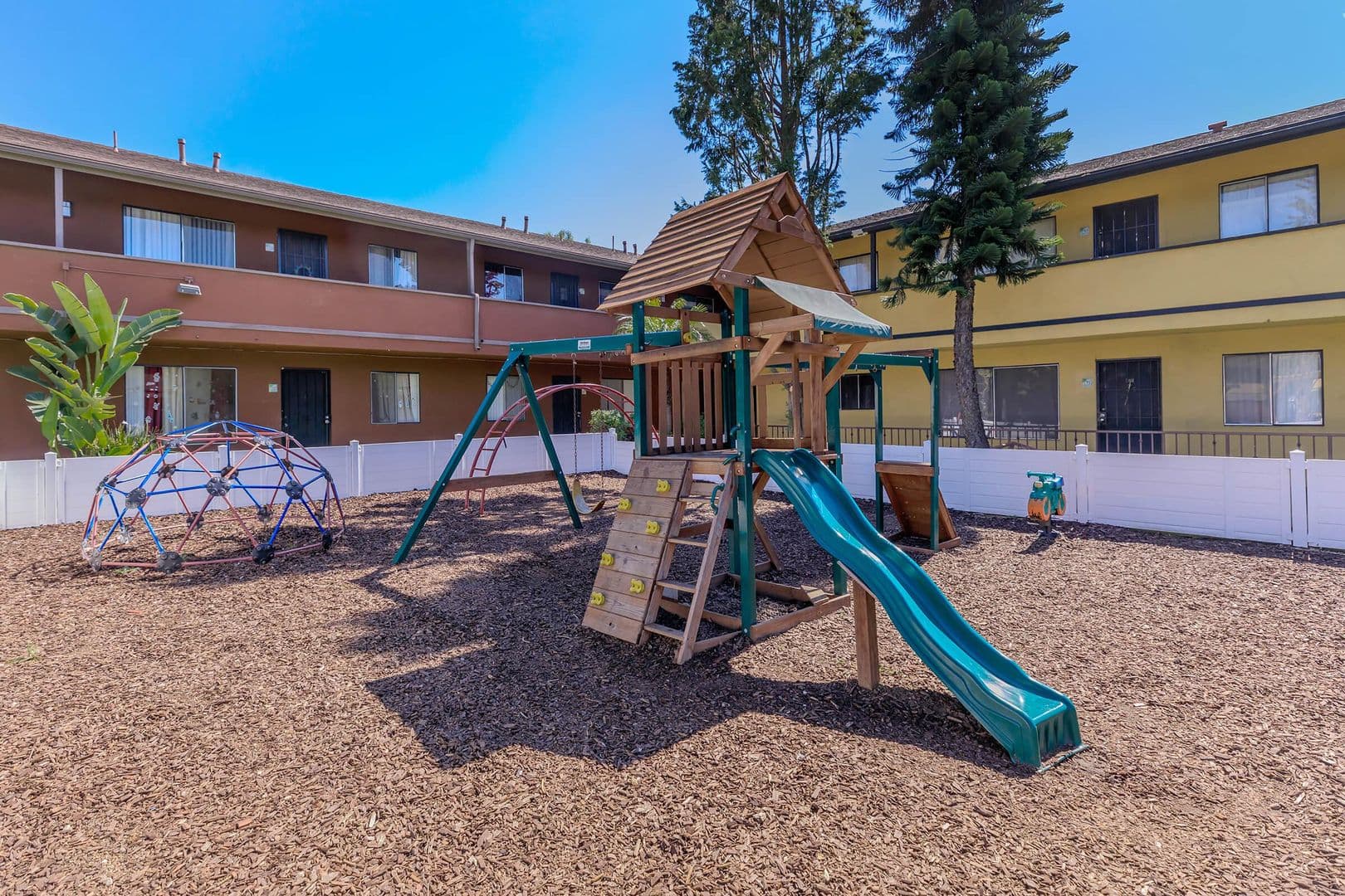 Santa Ana Apartment: 2833 N Bristol Street