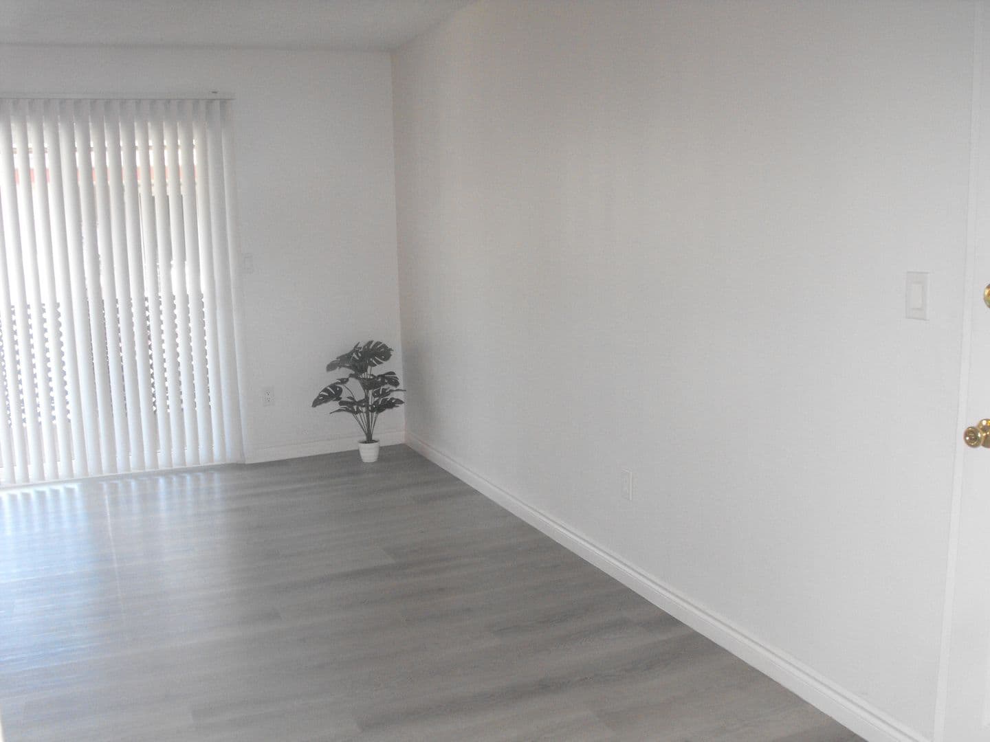 Anaheim Apartment: 2020 West Alameda Avenue