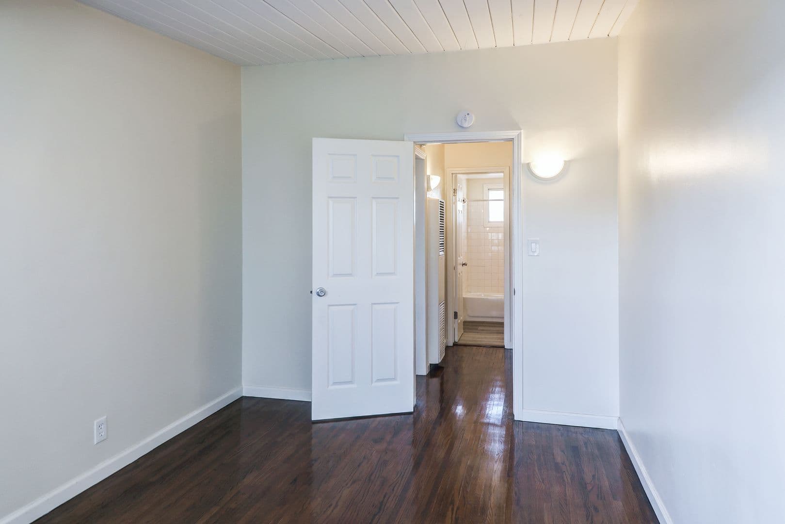 Gardena Apartment: 15003 Lemoli Ave.