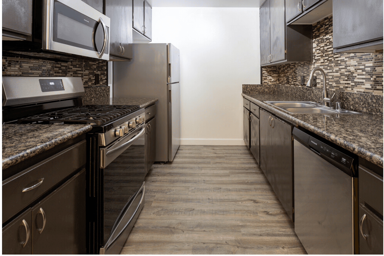 Los Angeles Apartment: 426 South Sepulveda