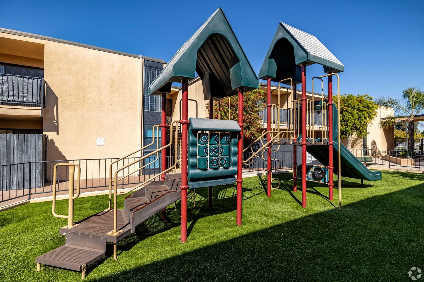 Torrance Apartment: 1500 Hickory Avenue