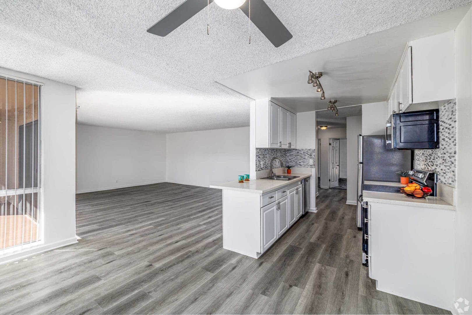 Torrance Apartment: 1500 Hickory Avenue