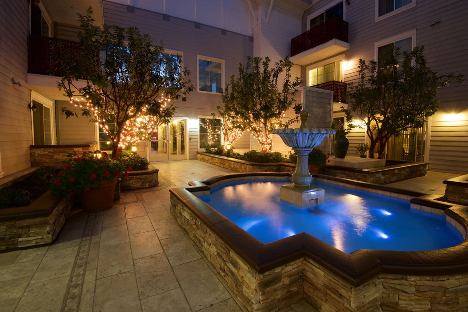 Los Angeles Apartment: 426 South Sepulveda