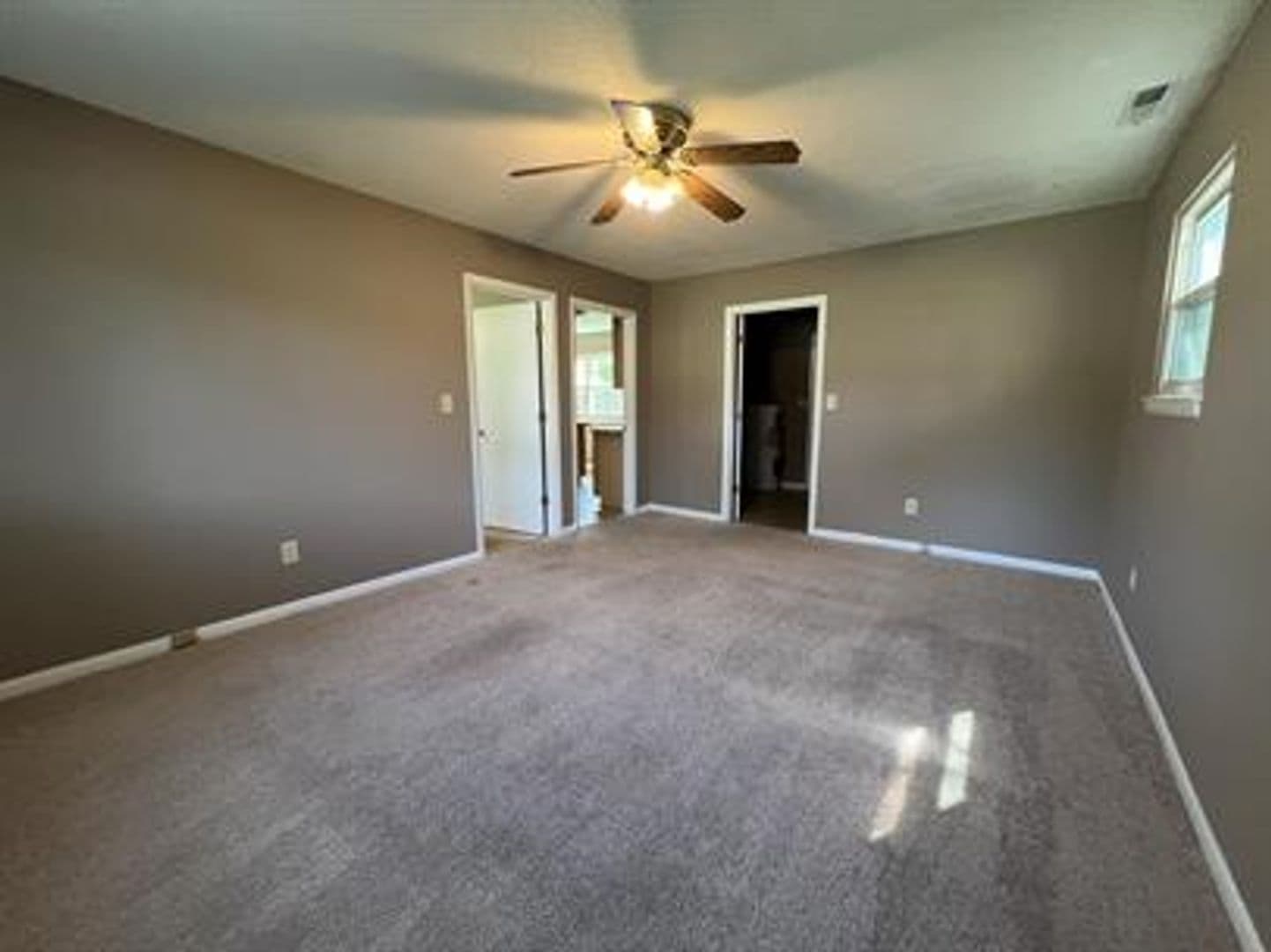 Jacksonville House: 504 Holly Court