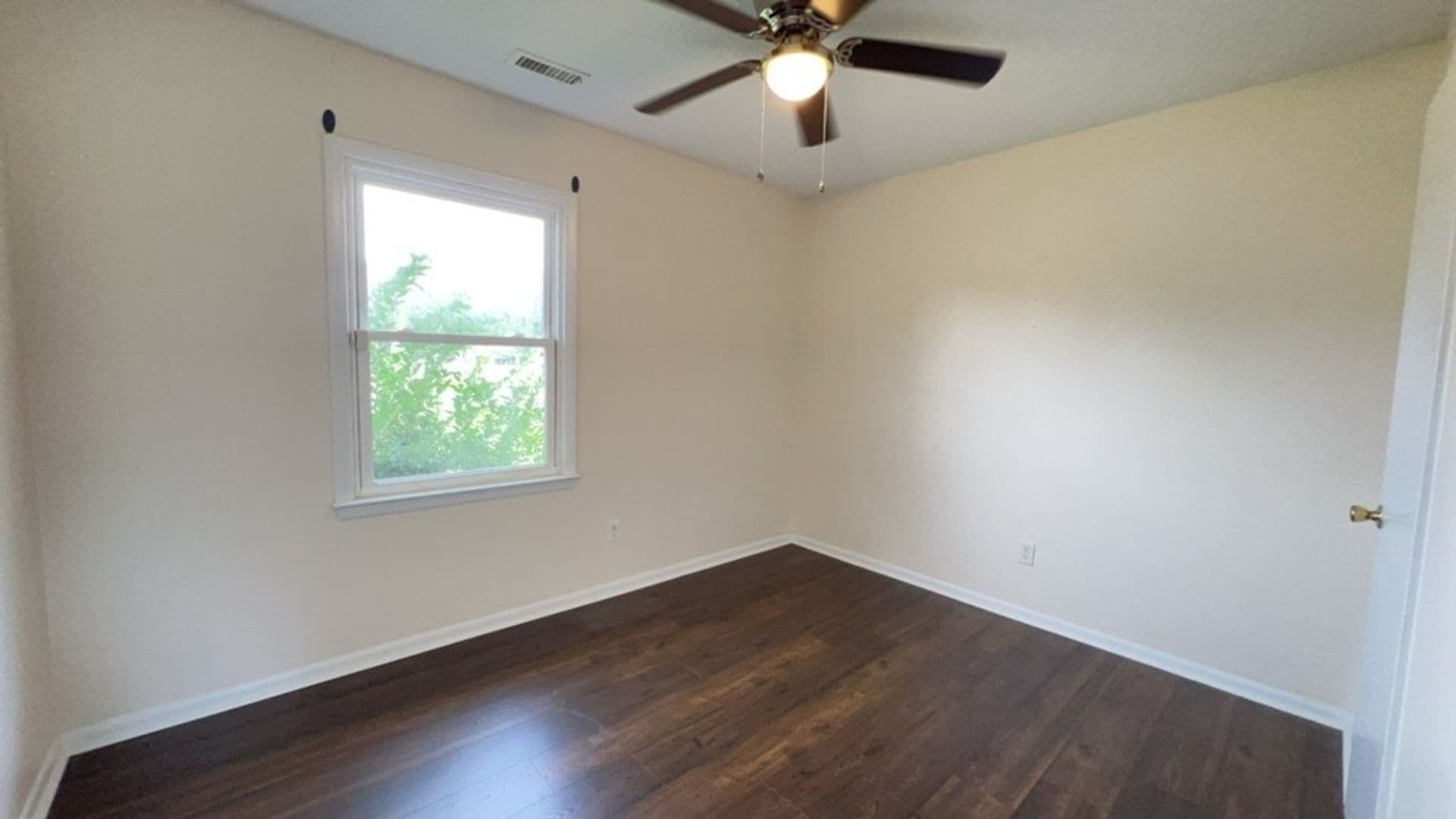 Jacksonville House: 1011 Blue Leaf Place