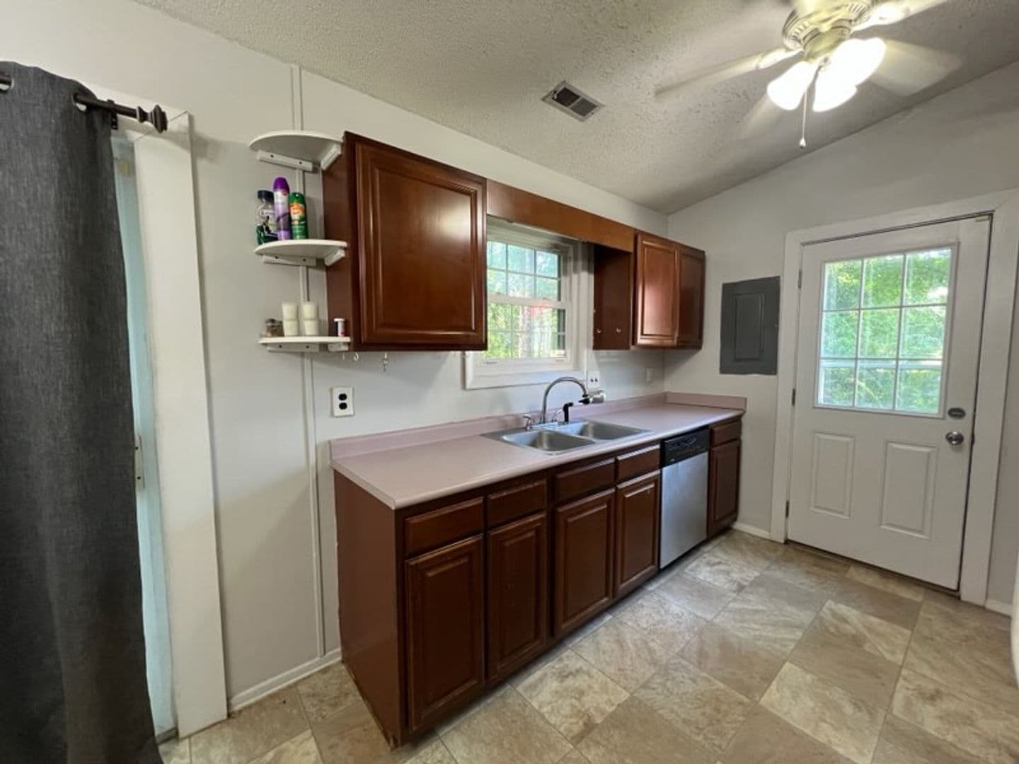 Jacksonville House: 710 Terrace Court