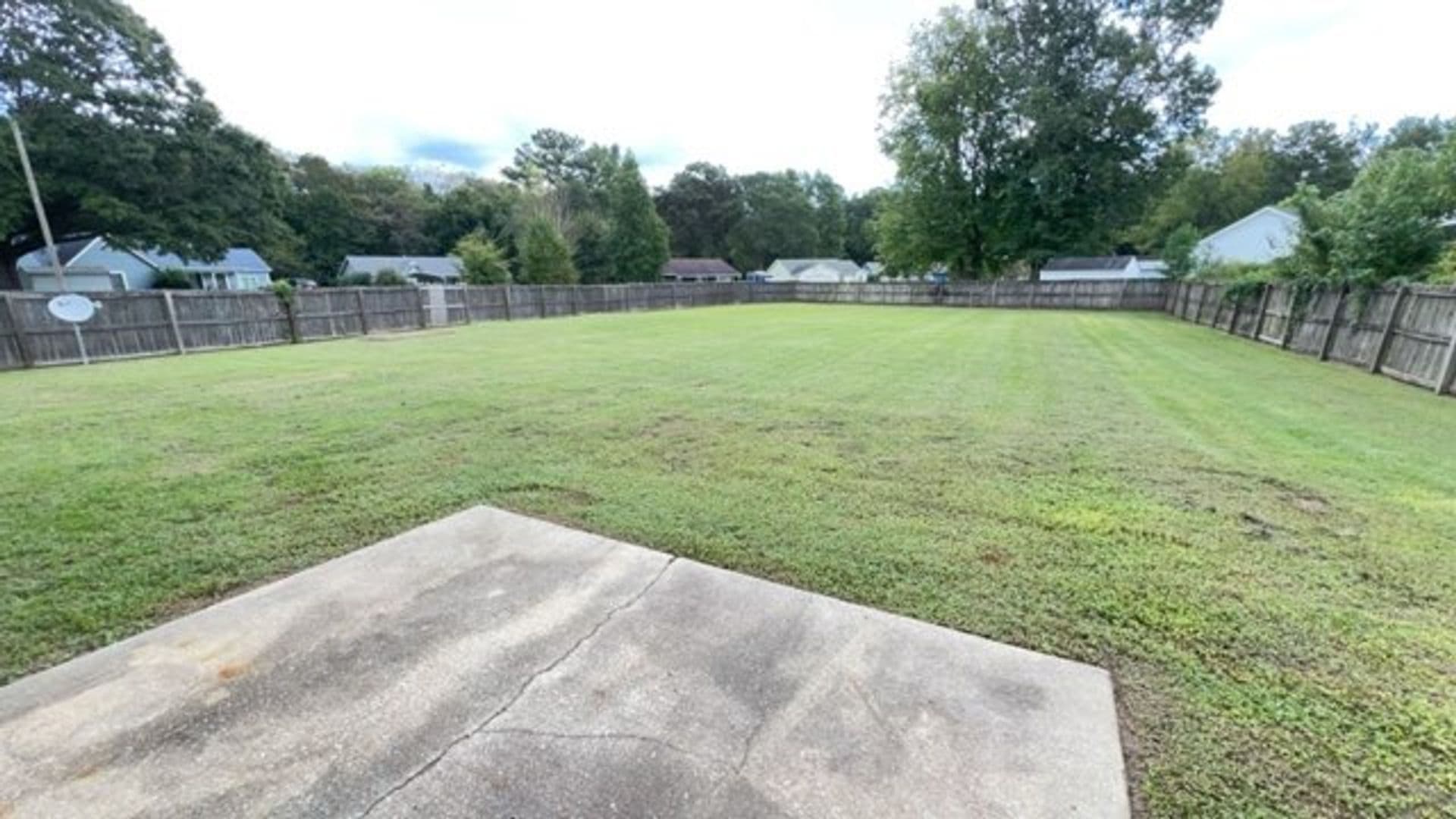 Jacksonville House: 1011 Blue Leaf Place