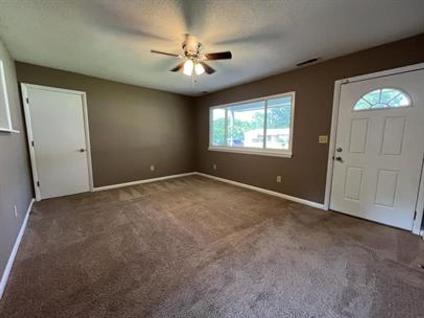 Jacksonville House: 504 Holly Court