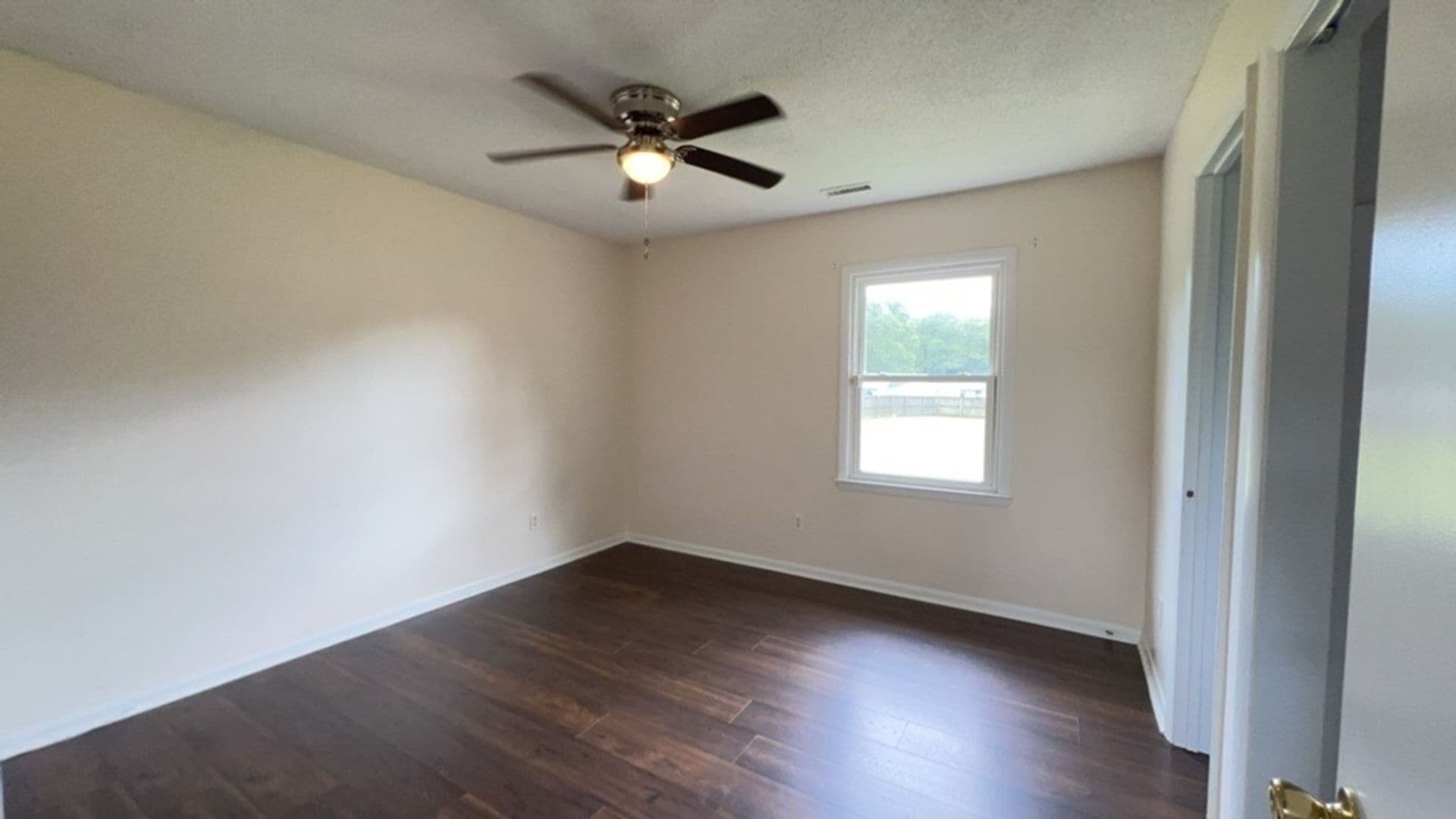 Jacksonville House: 1011 Blue Leaf Place