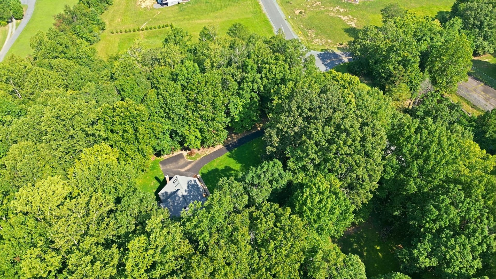 Fredericksburg House: 2 English Hills Dr